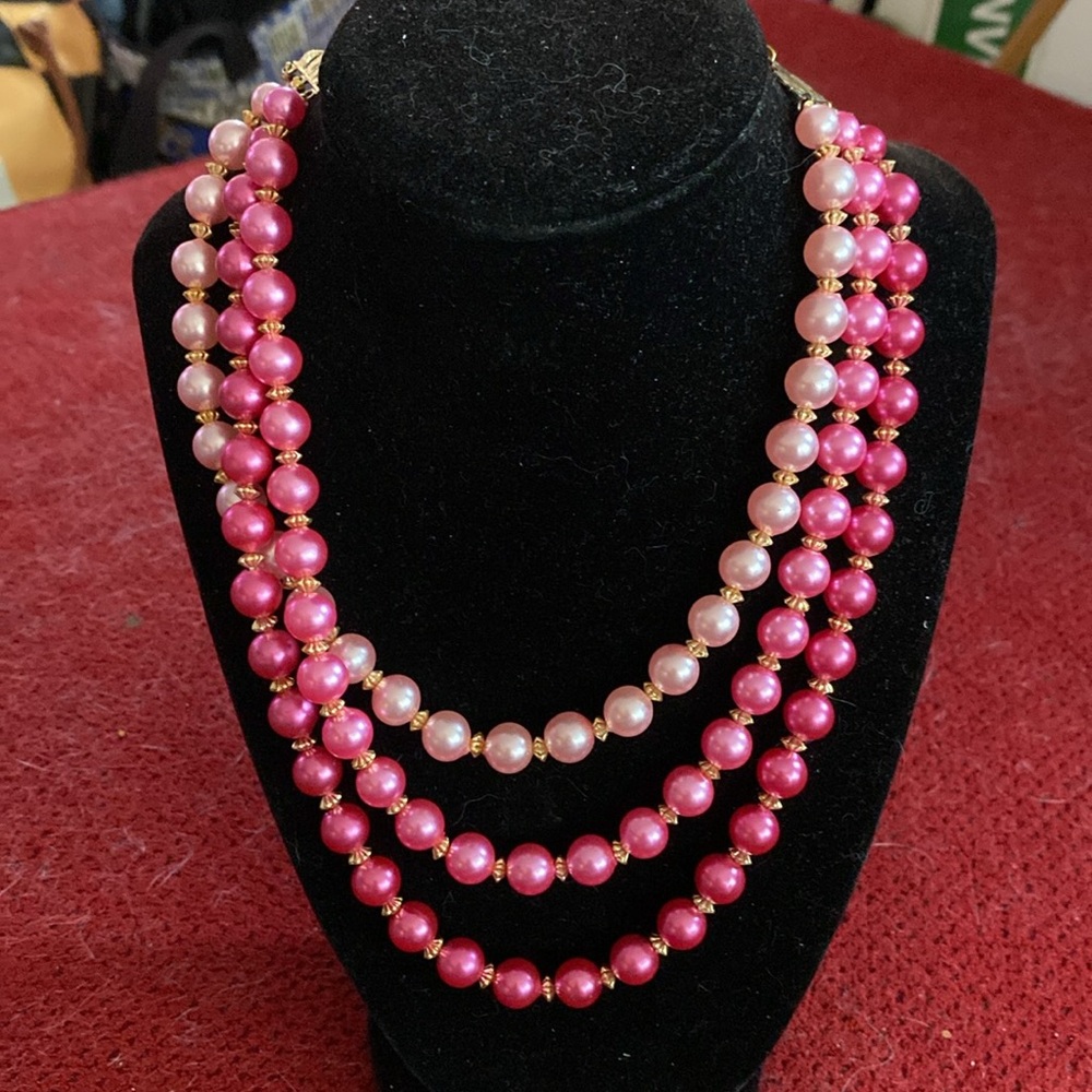 Elegant Pink Pearl Necklace